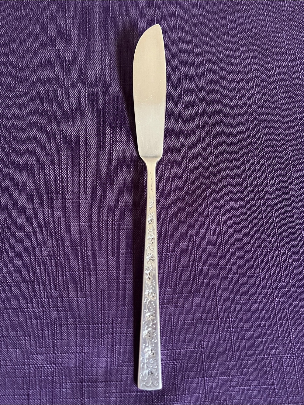 1847 Rogers Bros 1968 Silver Lace Master Butter Knife Flat Handle Silverplated
